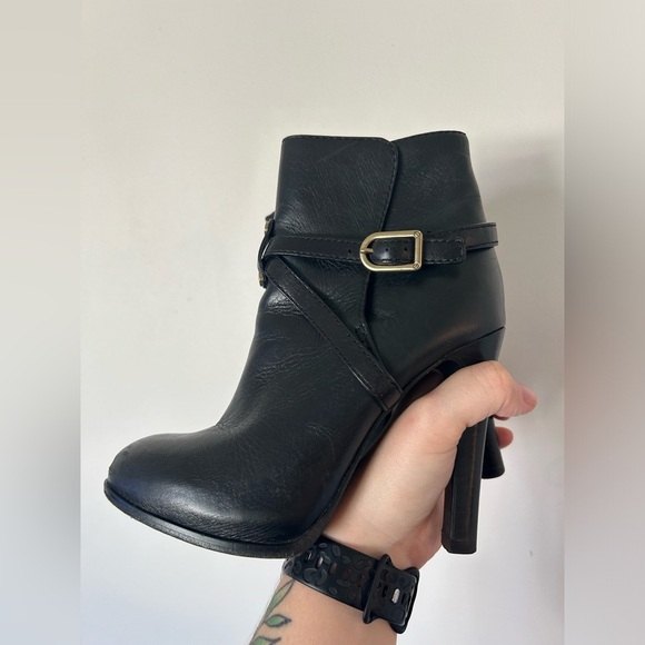 Tory Burch "Dorese" Leather High Heel Ankle Bootie Boots Black SZ 5-1/2 - Picture 4 of 8